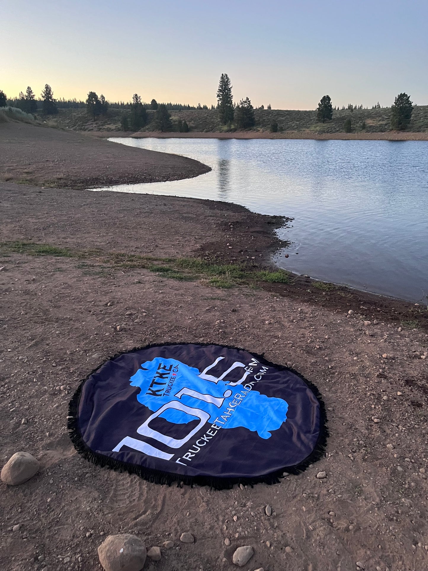60" 101.5 Lake Tahoe Round Towel