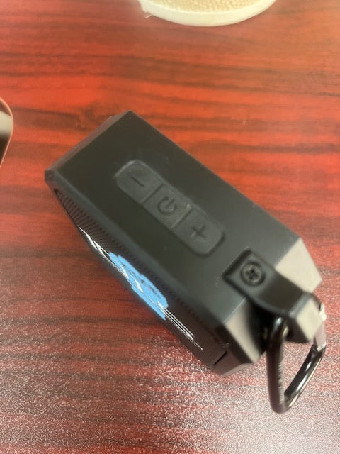 *NEW* Waterproof Bluetooth speaker with Carabiner