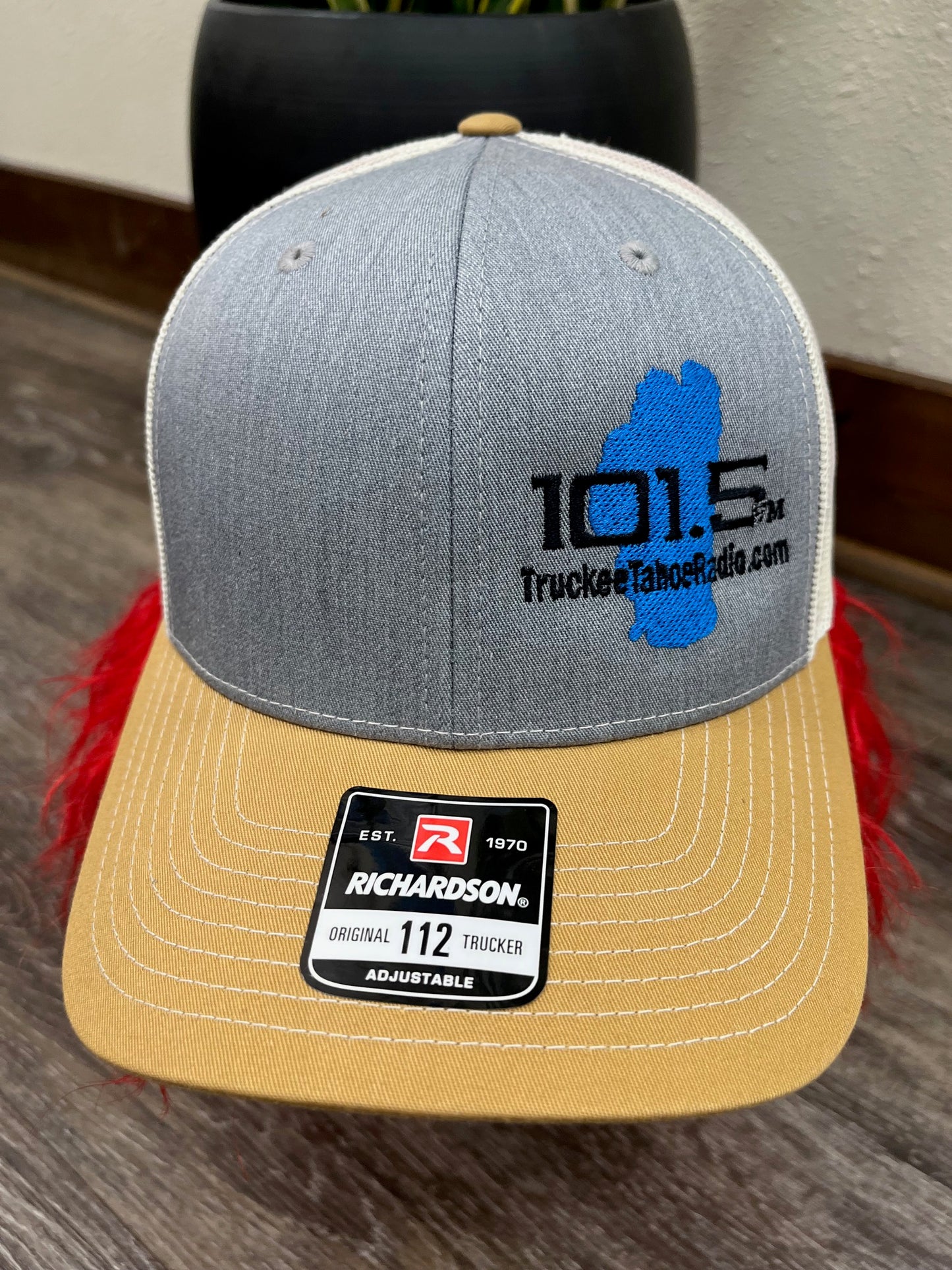 Lake logo Grey/Mustard hat